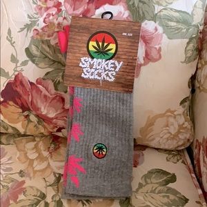Smokey Socks — pink leaf socks
